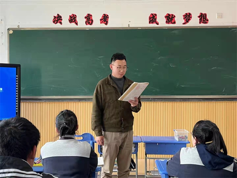 【艺术成就梦想 学习铸就辉煌】 - 记青岛志贤中学美术专业优秀教师杨健