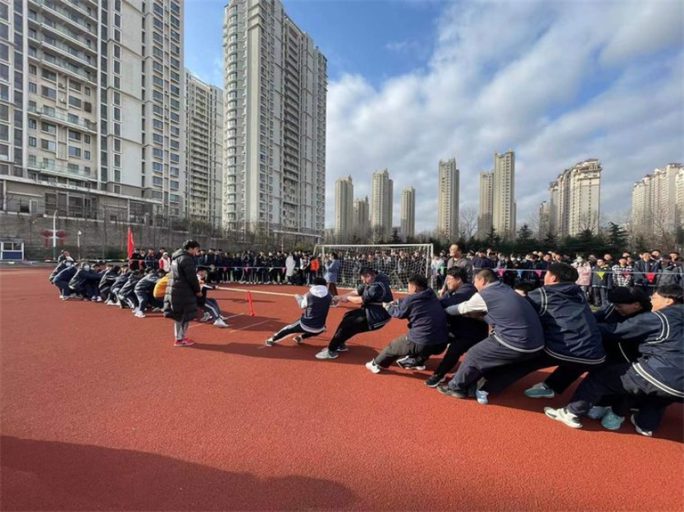 凝心聚力，力展风采 － 青岛志贤中学拔河比赛